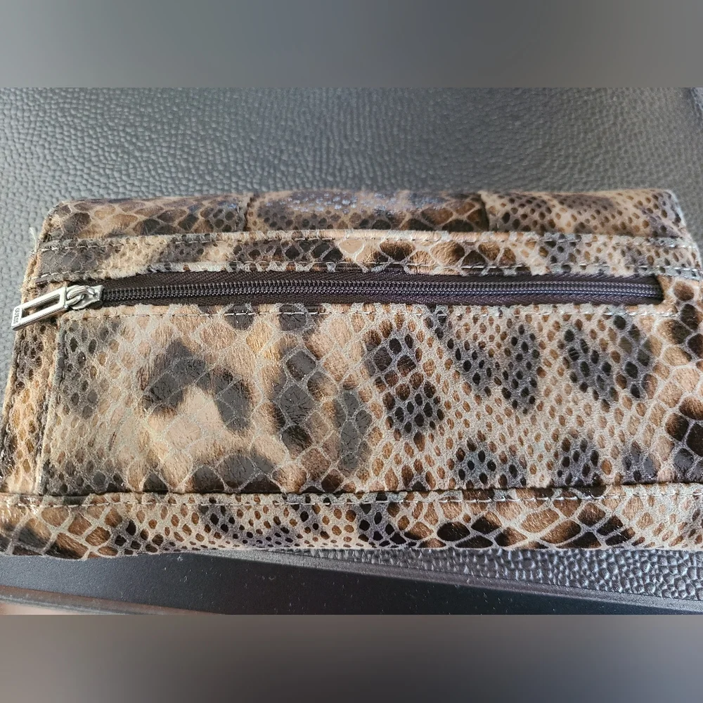 Guess wallet animal print black and tan - Picture 2 of 3